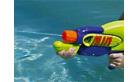 Fusil à eau piscine