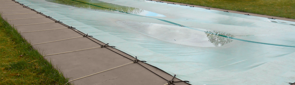 bâche piscine après fortes pluies
