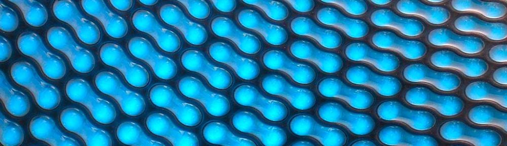 faut-il choisir une bâche à bulle de piscine 400ou 500 microns ?