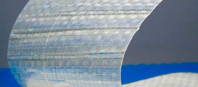 bâche percée ou abimée, adhésif de réparation pour couverture