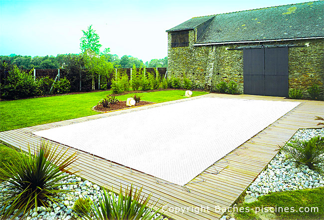 Couverture piscine hiver FILTRANTE