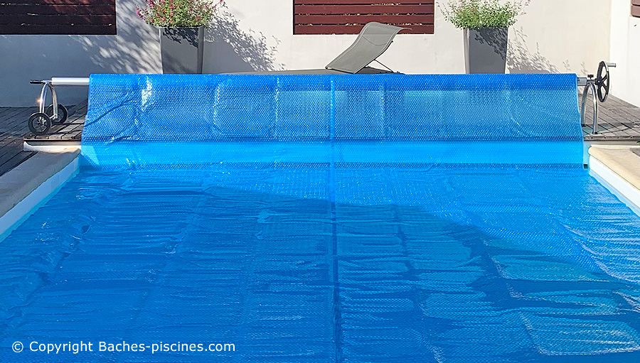 bâche à bulles pour piscine