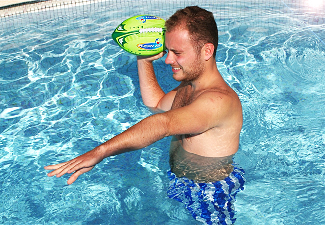 football américain : ballon de piscine