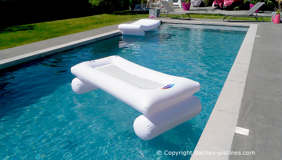 Matelas Gonflable Piscine Forme Aubergine - Canapé Flottant, Léger, Confortable, Accessoire Aquatique Fun